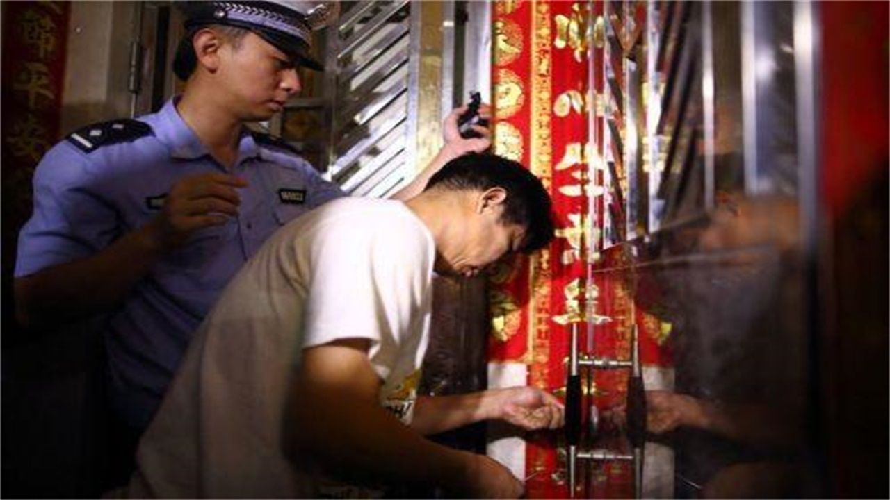 定西地区请开锁师傅开了锁后，师傅